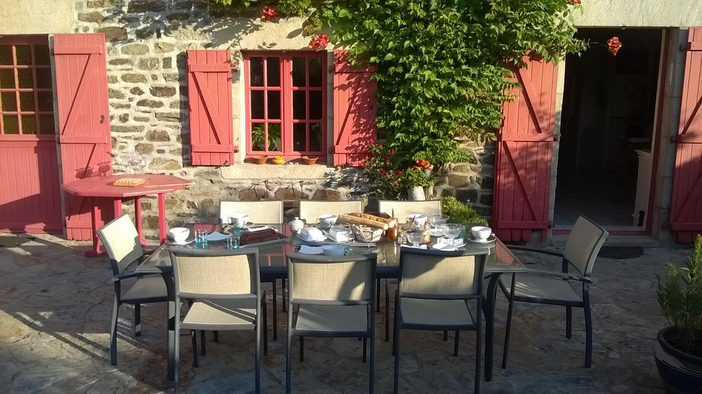 Bed and Breakfast Au Jardin D'Eloise Tremereuc Екстер'єр фото