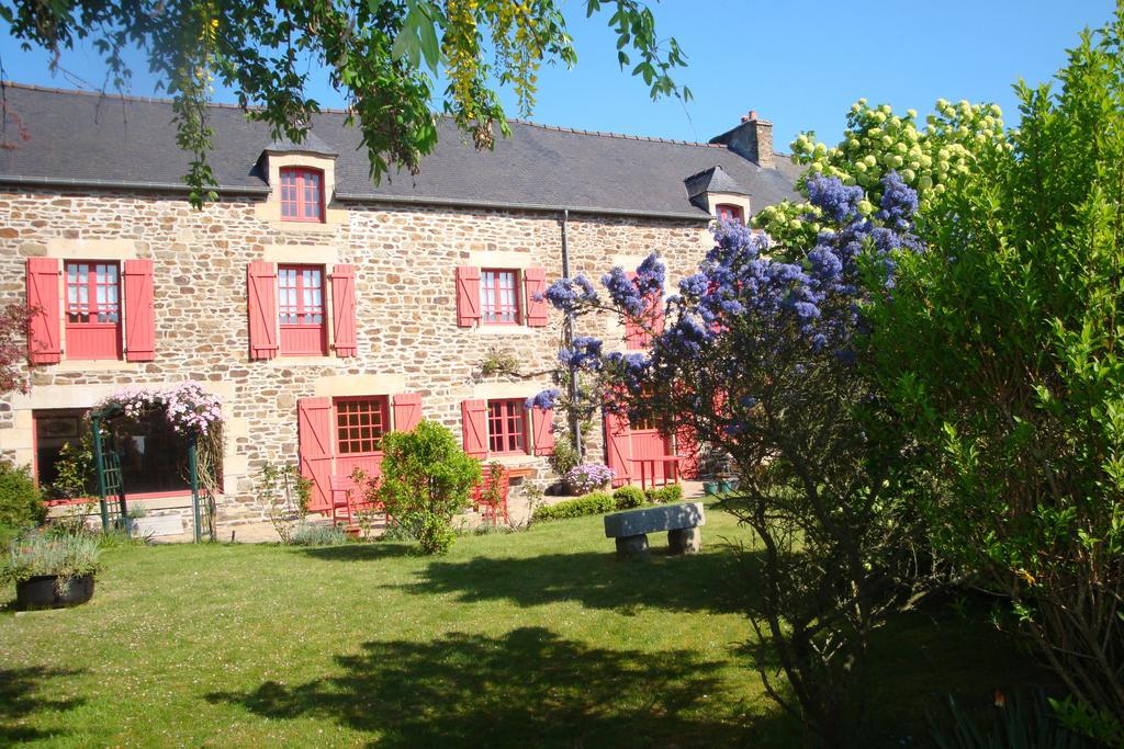 Bed and Breakfast Au Jardin D'Eloise Tremereuc Екстер'єр фото
