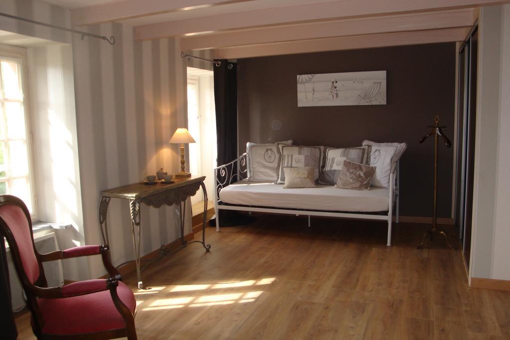 Bed and Breakfast Au Jardin D'Eloise Tremereuc Екстер'єр фото