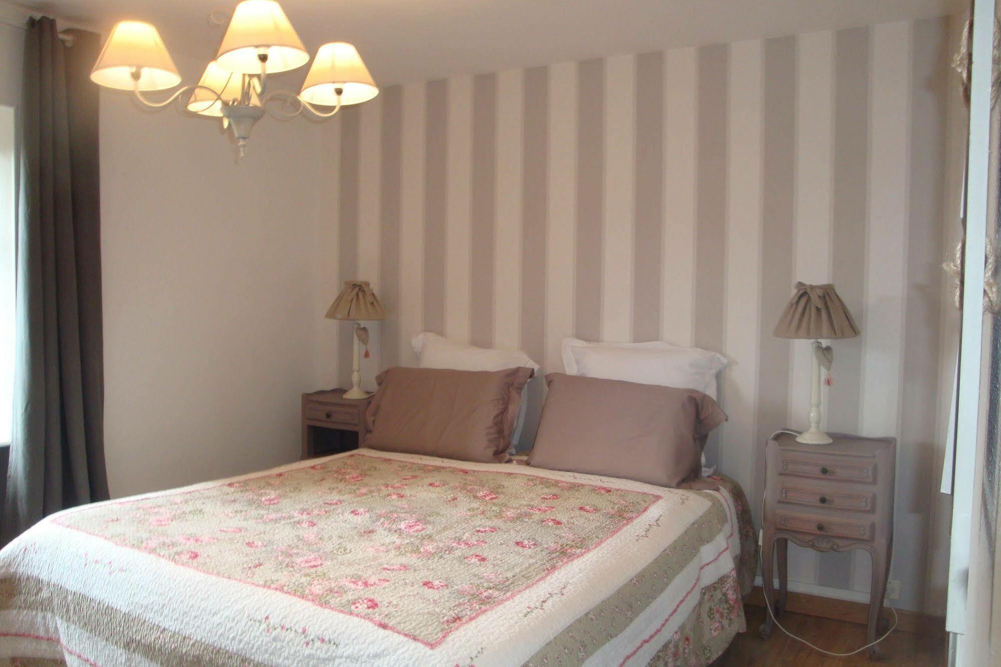 Bed and Breakfast Au Jardin D'Eloise Tremereuc Екстер'єр фото