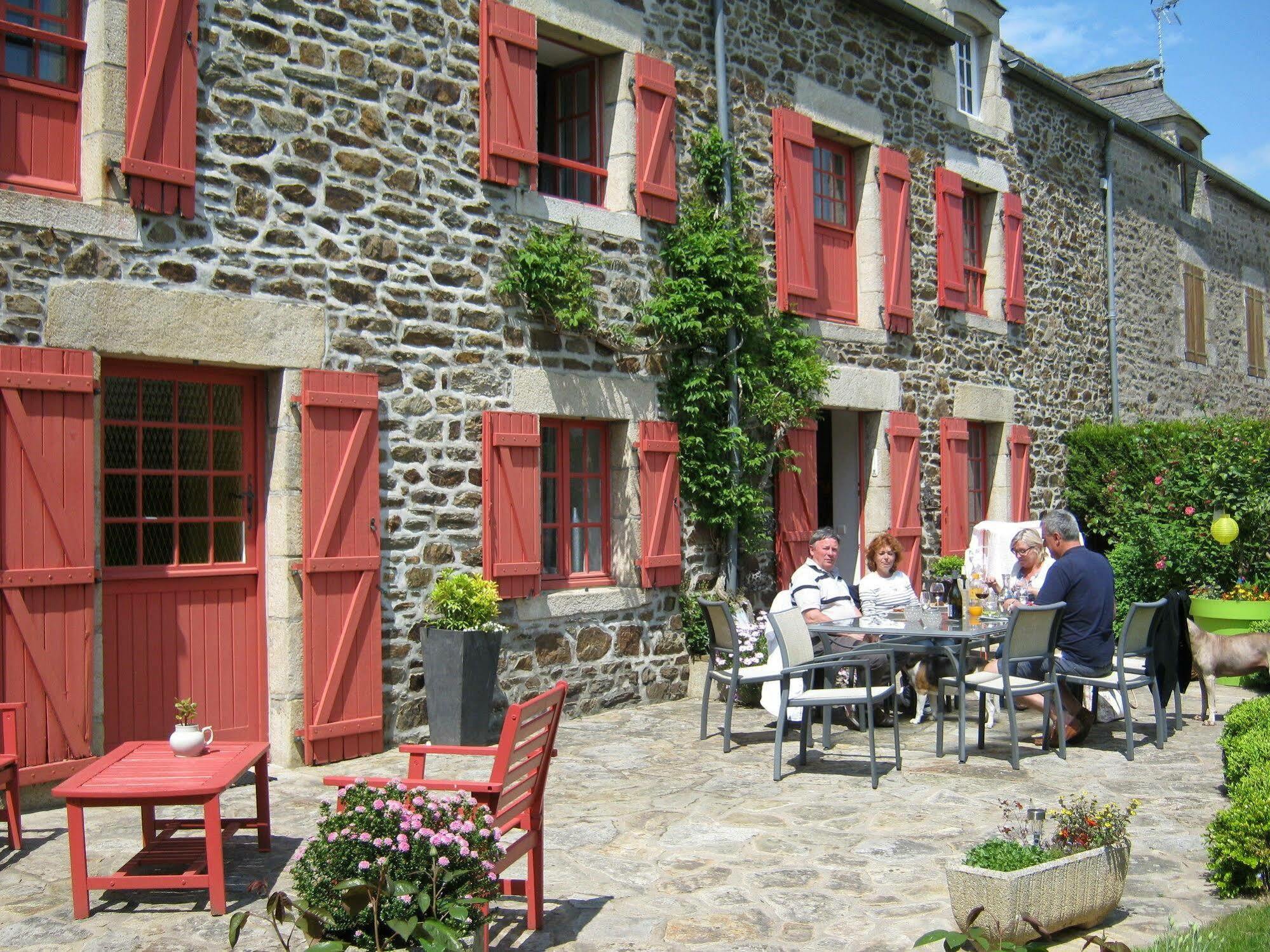 Bed and Breakfast Au Jardin D'Eloise Tremereuc Екстер'єр фото