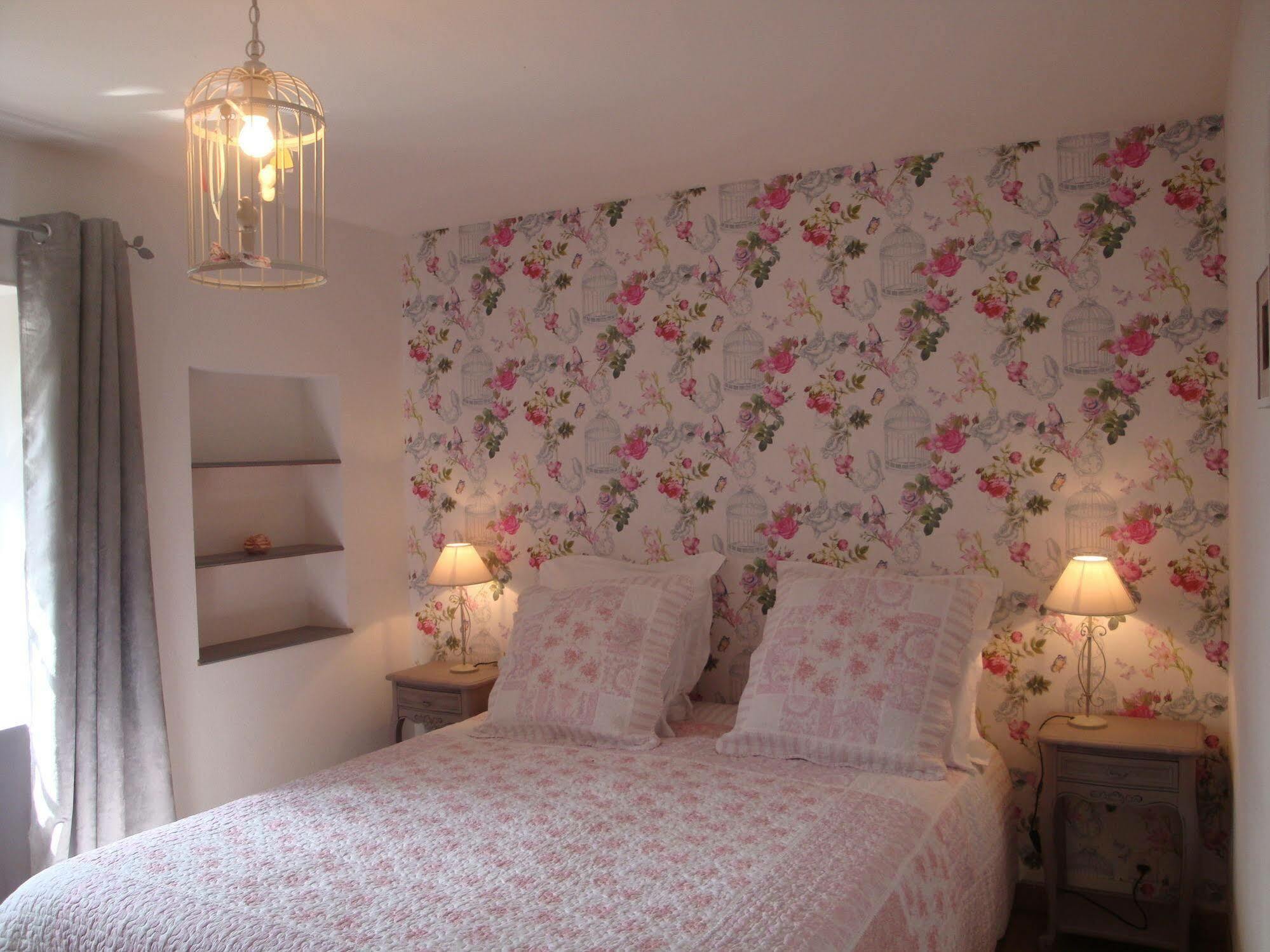 Bed and Breakfast Au Jardin D'Eloise Tremereuc Екстер'єр фото